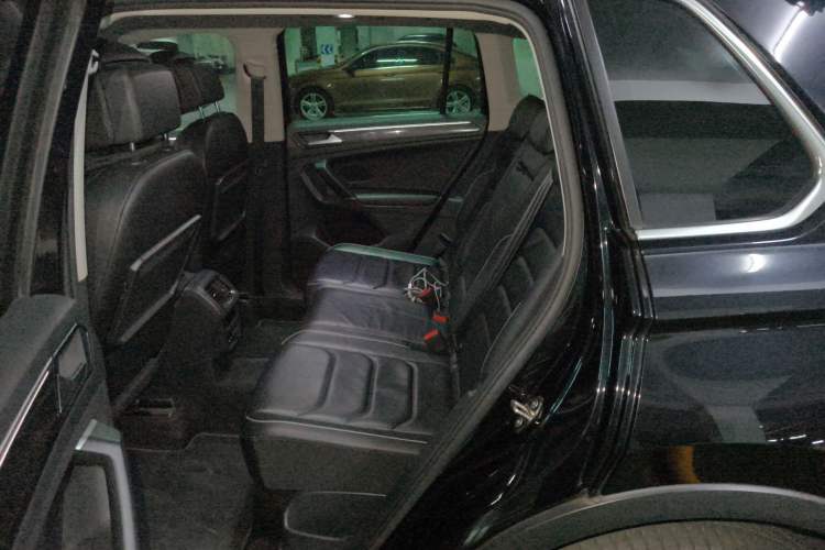 Used Volkswagen Tiguan 2019 330TSI All-Wheel-Drive Innovation Model Left Rear Seat