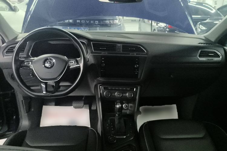 Used Volkswagen Tiguan 2019 330TSI All-Wheel-Drive Innovation Model Center Console