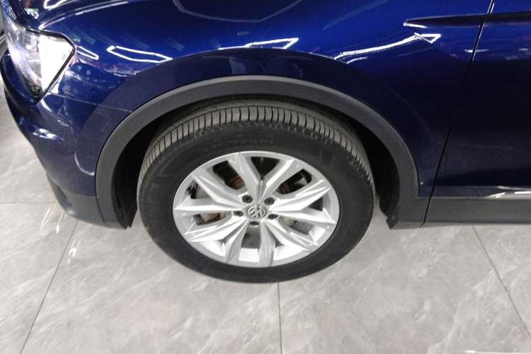 Used Volkswagen Tiguan 2019 330TSI All-Wheel-Drive Innovation Model Exterior 7