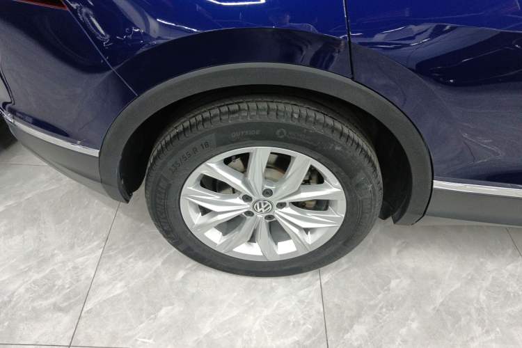 Used Volkswagen Tiguan 2019 330TSI All-Wheel-Drive Innovation Model Exterior 8