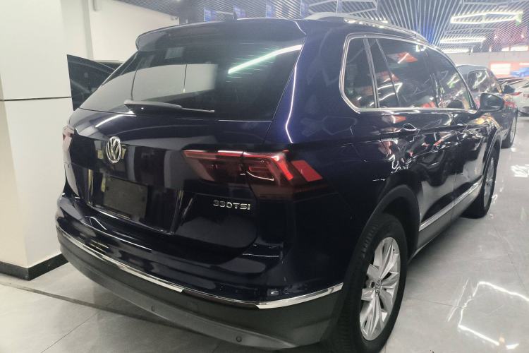 Used Volkswagen Tiguan 2019 330TSI All-Wheel-Drive Innovation Model Rear Right 45 Deg