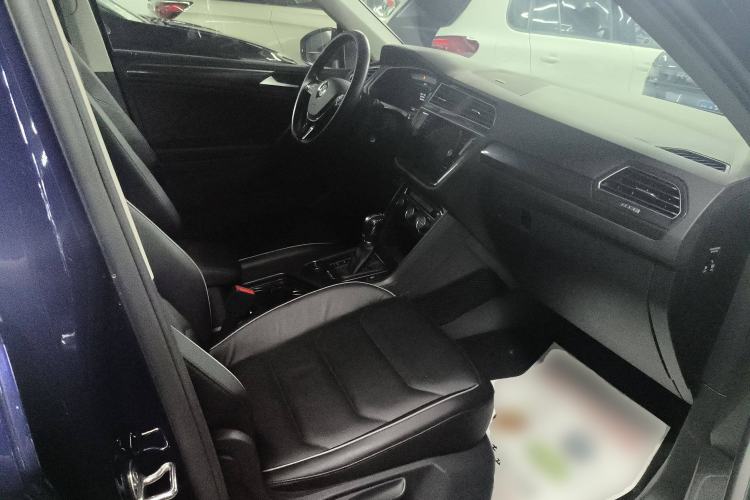 Used Volkswagen Tiguan 2019 330TSI All-Wheel-Drive Innovation Model Right Front Seat
