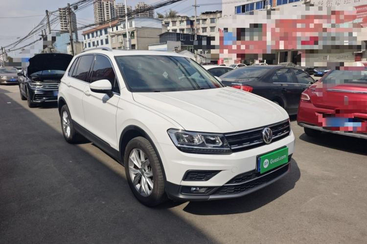 Used Volkswagen Tiguan 2019 330TSI All-Wheel-Drive Innovation Model Front Right 45 Deg