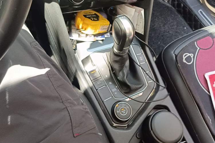 Used Volkswagen Tiguan 2019 330TSI All-Wheel-Drive Innovation Model Gear Lever