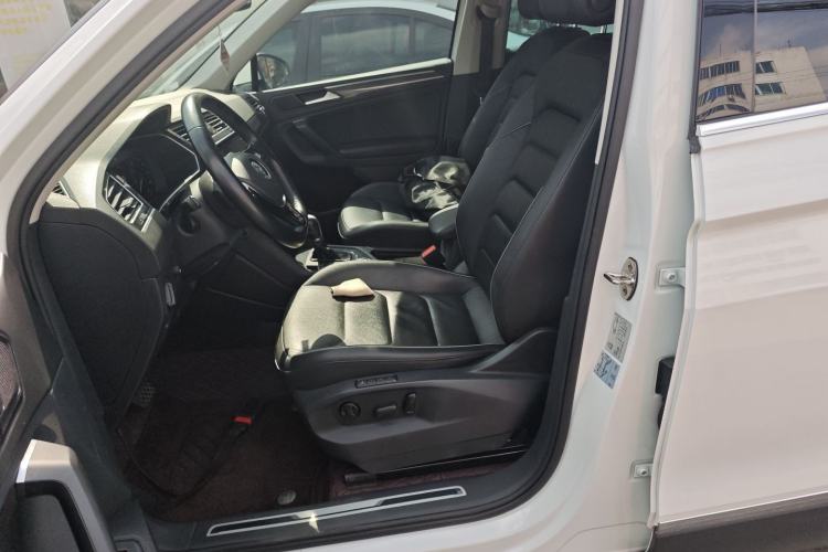 Used Volkswagen Tiguan 2019 330TSI All-Wheel-Drive Innovation Model Left Front Seat