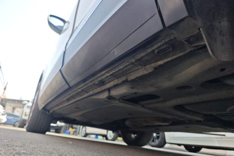 Used Volkswagen Tiguan 2019 330TSI All-Wheel-Drive Innovation Model Left Side Sill