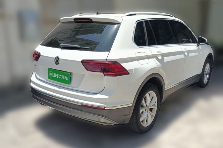 Used Volkswagen Tiguan 2019 330TSI All-Wheel-Drive Innovation Model Rear Right 45 Deg