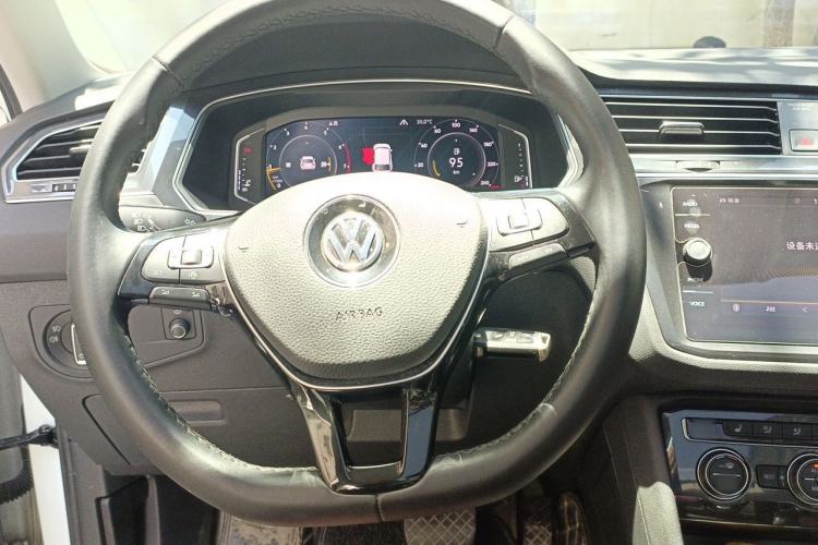 Used Volkswagen Tiguan 2019 330TSI All-Wheel-Drive Innovation Model Steering Wheel