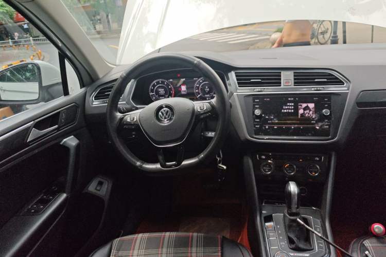 Used Volkswagen Tiguan 2019 330TSI Four-Wheel Drive High-End Model Steering Wheel