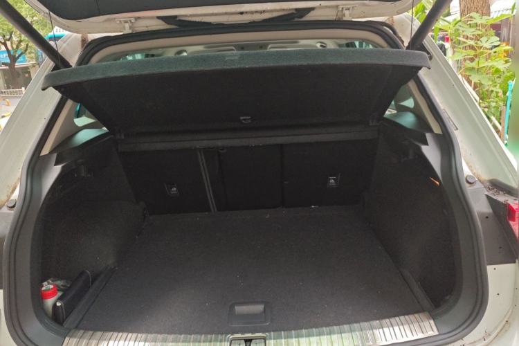 Used Volkswagen Tiguan 2019 330TSI Four-Wheel Drive High-End Model Trunk