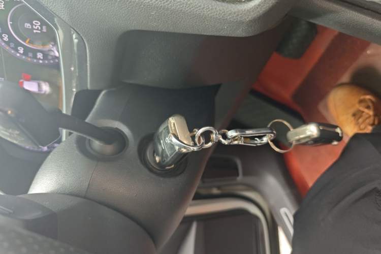 Used Volkswagen Tiguan 2019 330TSI Four-Wheel Drive High-End Model Vehicle Key