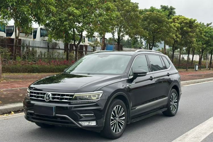 Used Volkswagen Tiguan L 2017 330TSI Automatic Two-Wheel Drive Flagship Edition Guazi used car, China used car export, Used car for sale, Used  cars, Cheapest cars for sale