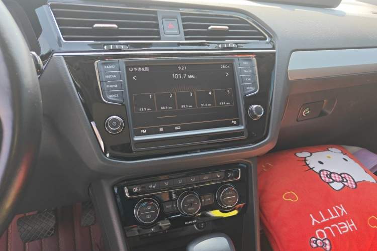 Used Volkswagen Tiguan L 2017 330TSI Automatic Two-Wheel Drive Luxury Edition Audio And AC Panel