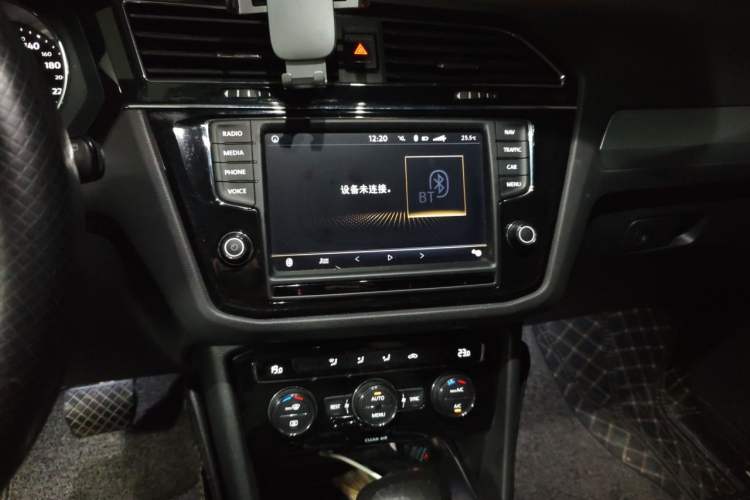 Used Volkswagen Tiguan L 2017 330TSI Automatic Two-Wheel Drive Comfort Edition Audio And AC Panel