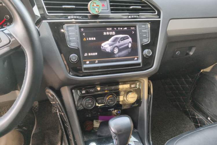 Used Volkswagen Tiguan L 2017 330TSI Automatic Two-Wheel Drive Luxury Edition Audio And AC Panel