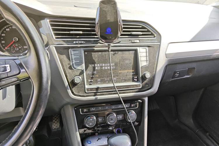 Used Volkswagen Tiguan L 2017 330TSI Automatic Two-Wheel Drive Flagship Edition Audio And AC Panel