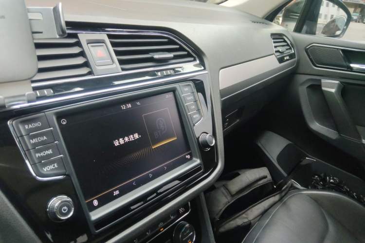 Used Volkswagen Tiguan L 2017 330TSI Automatic Two-Wheel Drive Luxury Edition Audio And AC Panel