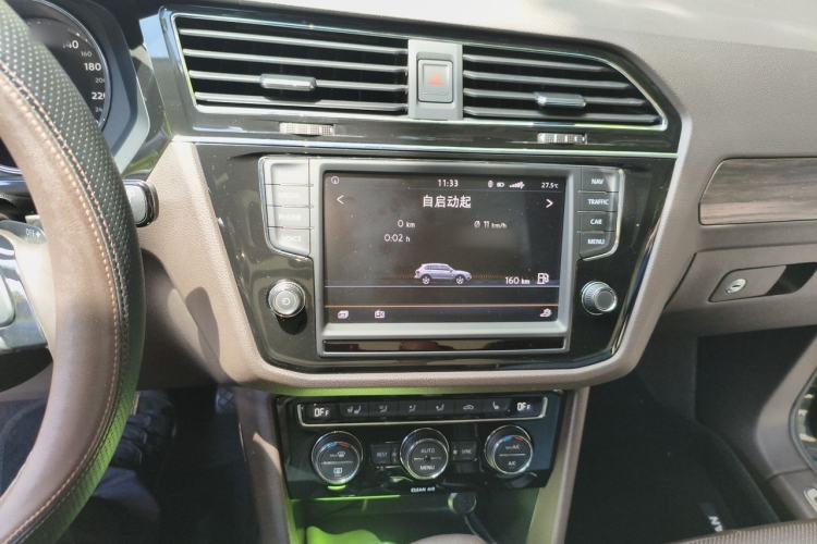 Used Volkswagen Tiguan L 2017 330TSI Automatic Two-Wheel Drive Flagship Edition Audio And AC Panel