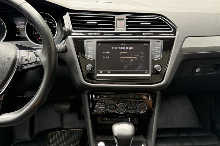 Used Volkswagen Tiguan L 2017 380TSI Automatic All-Wheel-Drive Luxury Edition Audio And AC Panel