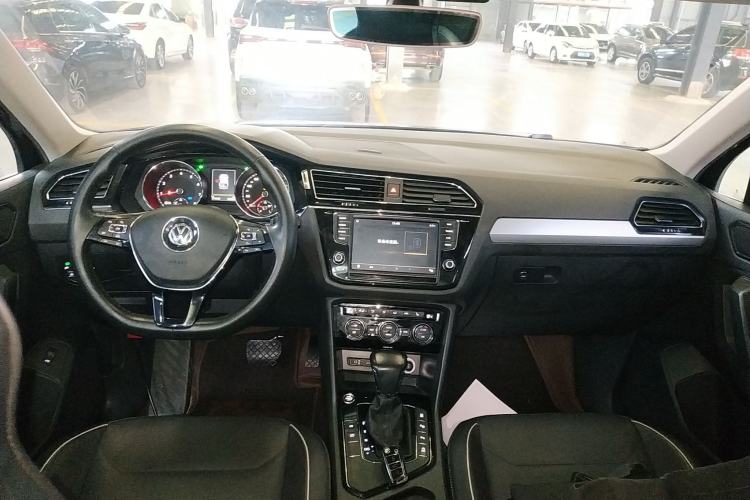 Used Volkswagen Tiguan L 2017 330TSI Automatic Two-Wheel Drive Flagship Edition Center Console