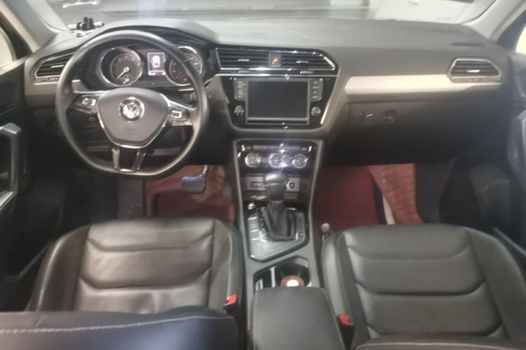 Used Volkswagen Tiguan L 2017 330TSI Automatic Two-Wheel Drive Luxury Edition Center Console