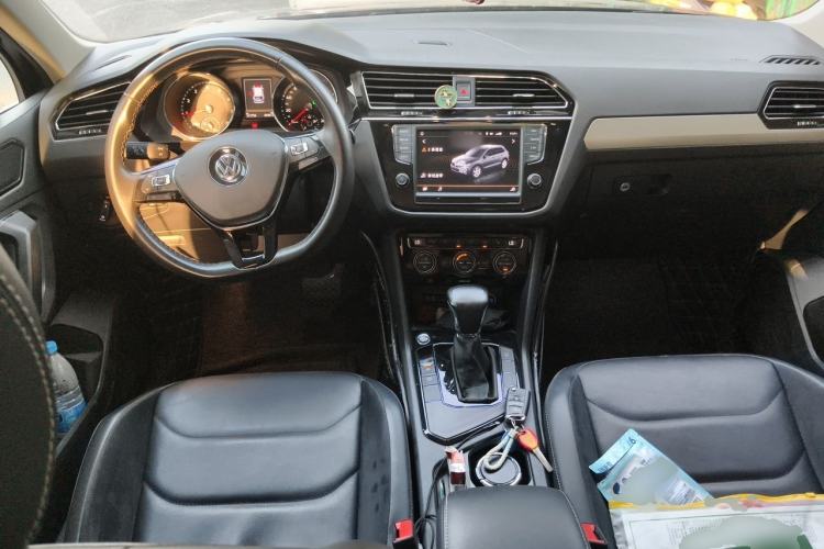 Used Volkswagen Tiguan L 2017 330TSI Automatic Two-Wheel Drive Luxury Edition Center Console