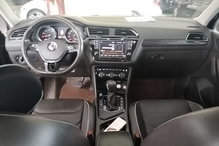 Used Volkswagen Tiguan L 2017 330TSI Automatic Two-Wheel Drive Flagship Edition Center Console