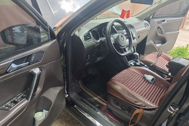 Used Volkswagen Tiguan L 2017 330TSI Automatic Two-Wheel Drive Luxury Edition Driver Seat