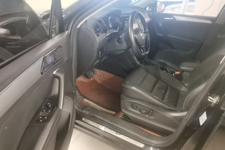 Used Volkswagen Tiguan L 2017 330TSI Automatic Two-Wheel Drive Luxury Edition Driver Seat
