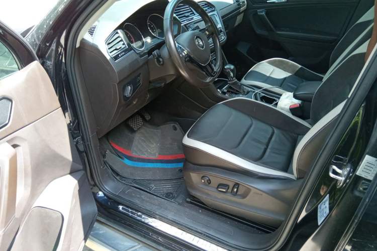 Used Volkswagen Tiguan L 2017 330TSI Automatic Two-Wheel Drive Luxury Edition Driver Seat