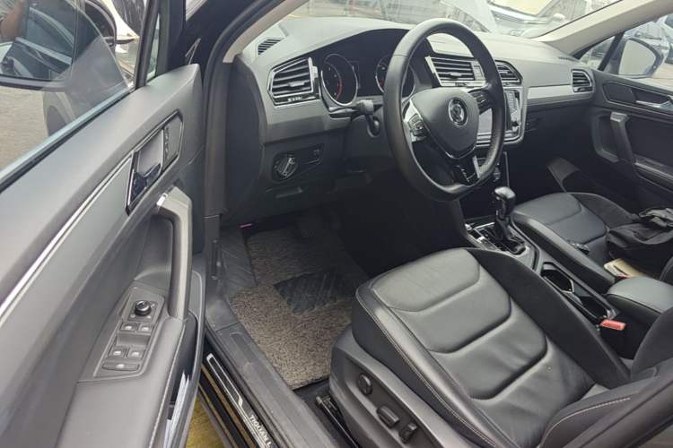 Used Volkswagen Tiguan L 2017 330TSI Automatic Two-Wheel Drive Comfort Edition Driver Seat