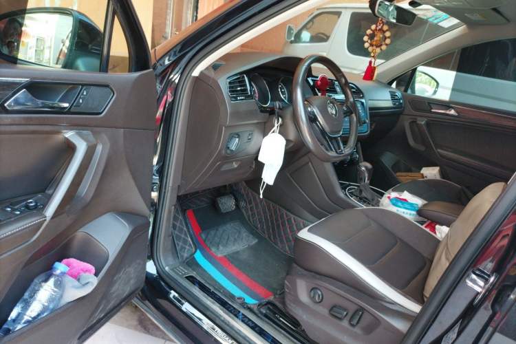 Used Volkswagen Tiguan L 2017 330TSI Automatic Two-Wheel Drive Luxury Edition Driver Seat