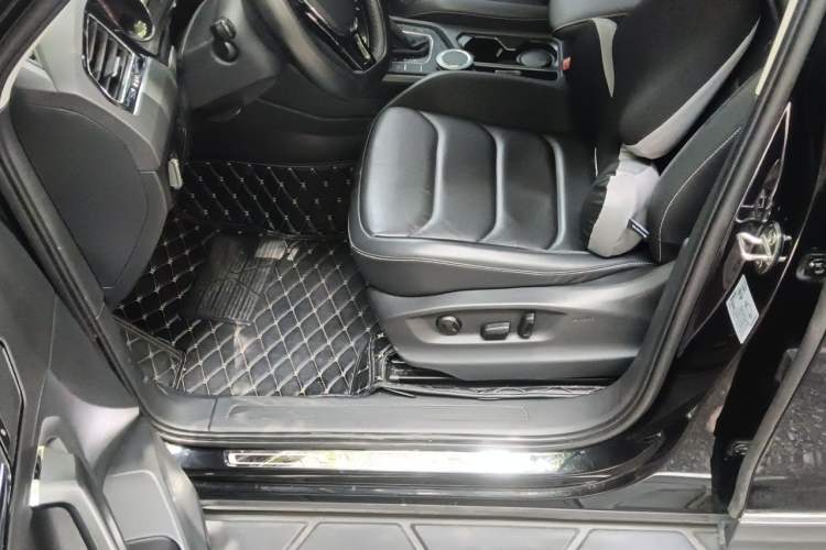 Used Volkswagen Tiguan L 2017 330TSI Automatic Two-Wheel Drive Luxury Edition Driver Seat