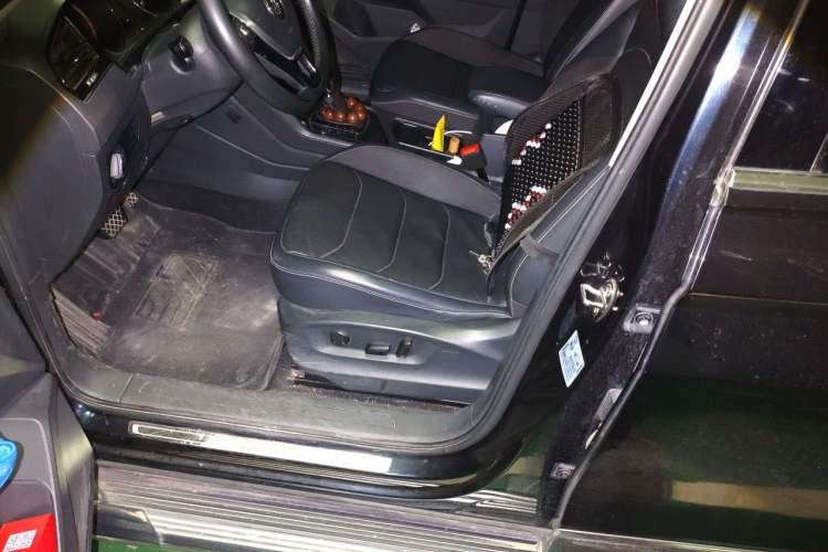 Used Volkswagen Tiguan L 2017 330TSI Automatic Two-Wheel Drive Luxury Edition Driver Seat
