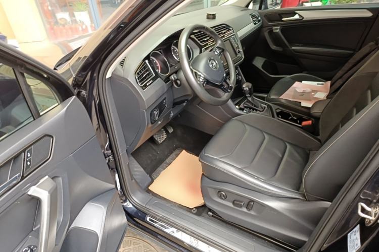Used Volkswagen Tiguan L 2017 330TSI Automatic Two-Wheel Drive Luxury Edition Driver Seat