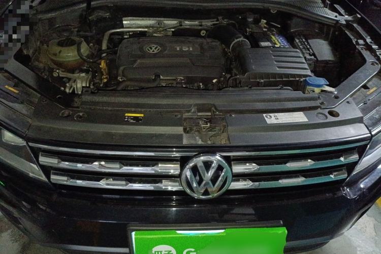 Used Volkswagen Tiguan L 2017 330TSI Automatic Two-Wheel Drive Luxury Edition Engine Bay