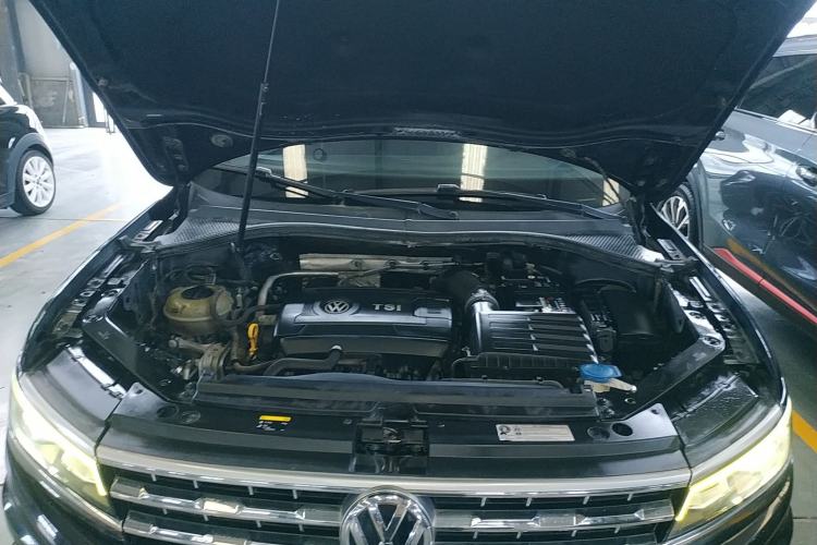 Used Volkswagen Tiguan L 2017 330TSI Automatic Two-Wheel Drive Flagship Edition Engine Bay