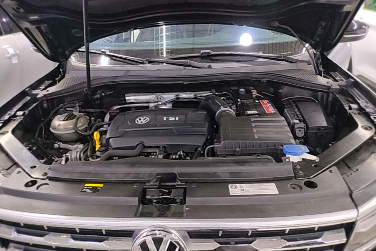 Used Volkswagen Tiguan L 2017 330TSI Automatic Two-Wheel Drive Flagship Edition Engine Bay