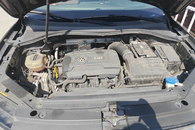 Used Volkswagen Tiguan L 2017 330TSI Automatic Two-Wheel Drive Luxury Edition Engine Bay