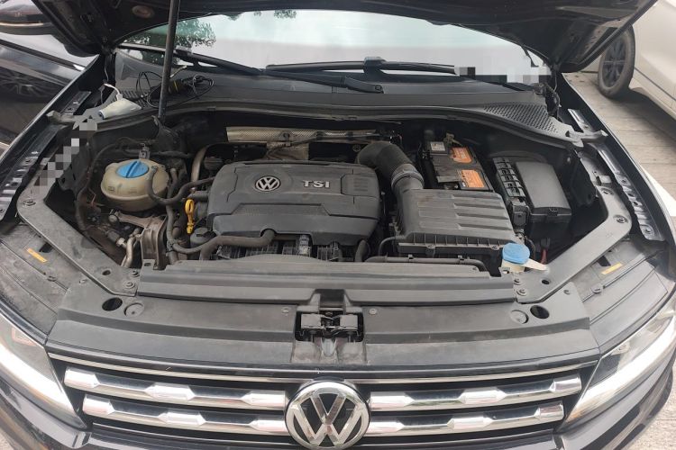 Used Volkswagen Tiguan L 2017 330TSI Automatic Two-Wheel Drive Luxury Edition Engine Bay