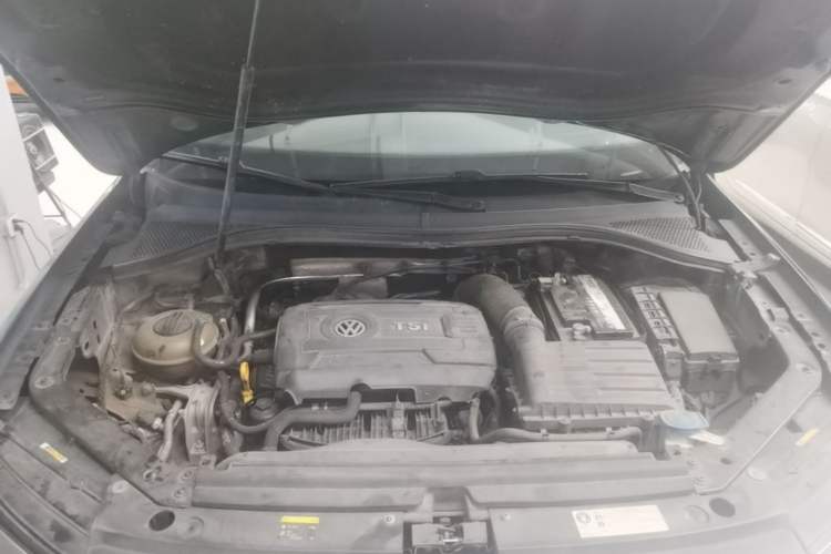 Used Volkswagen Tiguan L 2017 330TSI Automatic Two-Wheel Drive Luxury Edition Engine Bay