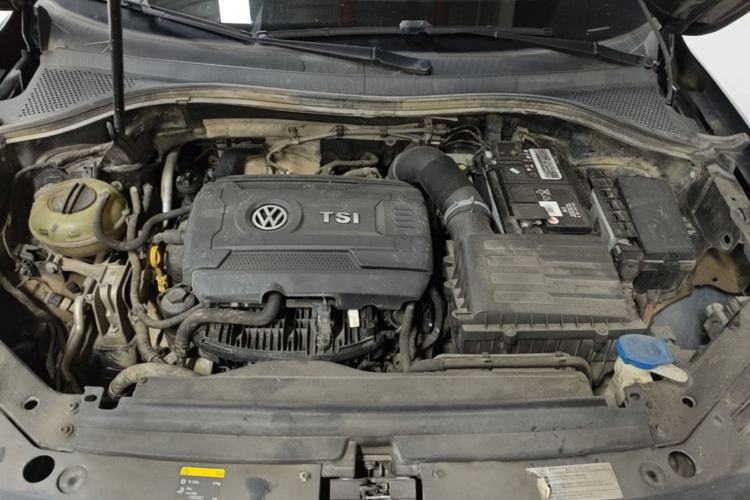 Used Volkswagen Tiguan L 2017 330TSI Automatic Two-Wheel Drive Luxury Edition Engine Bay