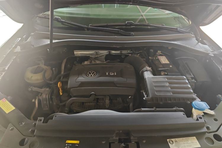 Used Volkswagen Tiguan L 2017 330TSI Automatic Two-Wheel Drive Luxury Edition Engine Bay