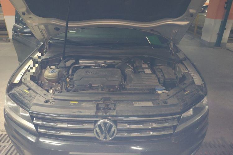 Used Volkswagen Tiguan L 2017 330TSI Automatic Two-Wheel Drive Luxury Edition Engine Bay