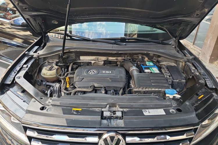 Used Volkswagen Tiguan L 2017 330TSI Automatic Two-Wheel Drive Luxury Edition Engine Bay