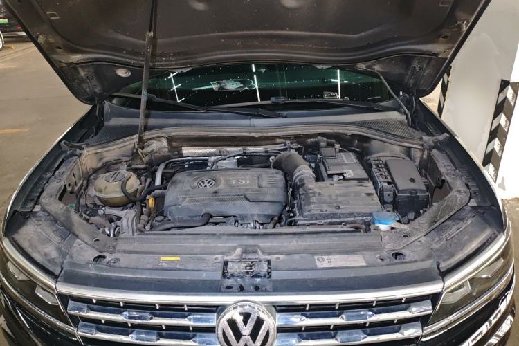 Used Volkswagen Tiguan L 2017 380TSI Automatic All-Wheel-Drive Flagship Edition Engine Bay