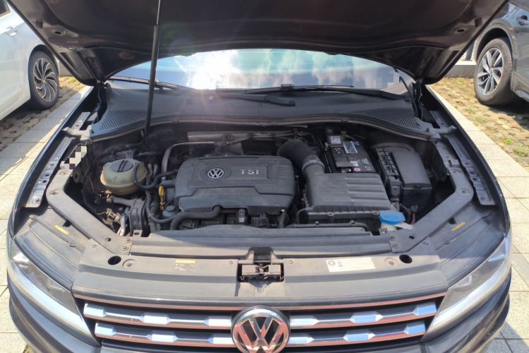 Used Volkswagen Tiguan L 2017 330TSI Automatic Two-Wheel Drive Luxury Edition Engine Bay