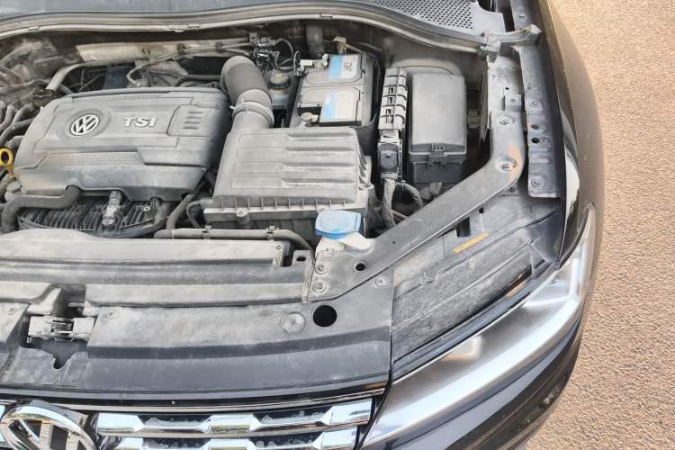 Used Volkswagen Tiguan L 2017 330TSI Automatic Two-Wheel Drive Luxury Edition Engine Bay Left
