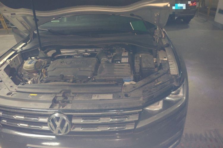 Used Volkswagen Tiguan L 2017 330TSI Automatic Two-Wheel Drive Luxury Edition Engine Bay Left