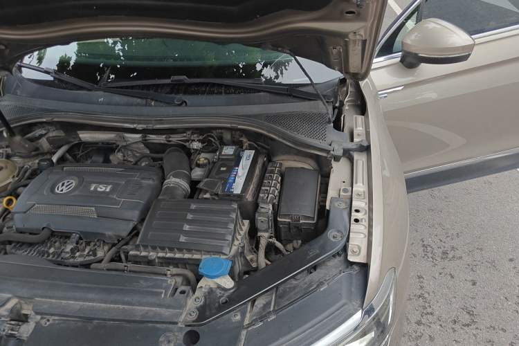 Used Volkswagen Tiguan L 2017 380TSI Automatic All-Wheel-Drive Flagship Edition Engine Bay Left